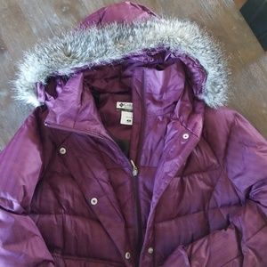 Women's Columbia puffy coat.